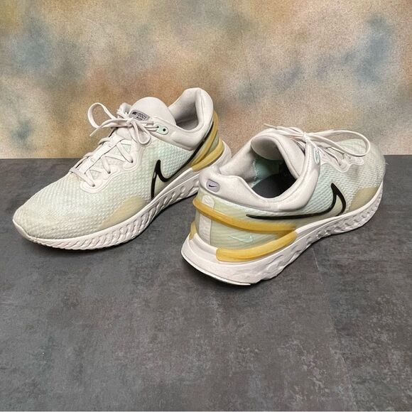 Nike React Miler 3 Light Bone / Mint Foam Men\'s Running Shoes Size 10 main image 15